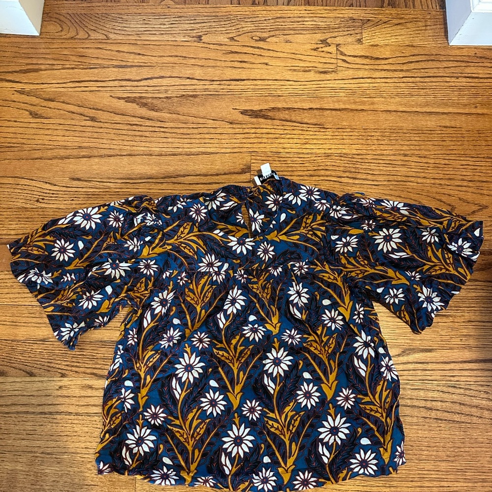 Evereve Blue and Black Ruffled Flutter Sleeve Blouse